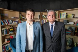 Read more about the article Daniel Dăianu, la microfonul Avangarda, alături de Ionuț Vulpescu