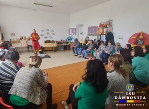 Read more about the article Sesiune de pregătire în acordarea primului ajutor, pentru cadre didactice, la Pucioasa