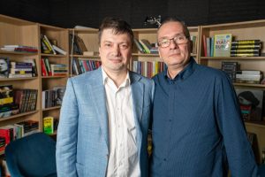 Read more about the article Despre democrație, libertate și rațiune publică în plin an electoral, în noul episod Avangarda