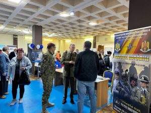 Read more about the article Prezență numeroasă, astăzi, la Bursa locurilor de muncă, organizată la Târgoviște