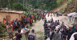 Read more about the article Tragedie în Papua Noua Guinee: 670 de morţi şi 150 de case îngropate în urma unei alunecări de teren