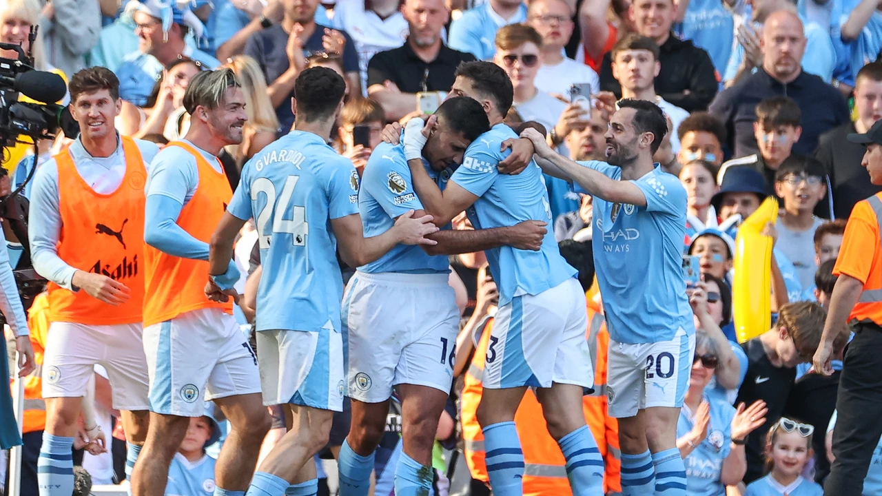 You are currently viewing Manchester City, campioană a Angliei pentru al patrulea an consecutiv