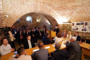 Read more about the article CU PRILEJUL MANIFESTĂRILOR DEDICATE ZILELOR JUDEȚULUI, IPS MITROPOLIT NIFON A PARTICIPAT LA ȘEDINȚA FESTIVĂ A CONSILIULUI JUDEȚEAN DÂMBOVIȚA, DE LA POTLOGI