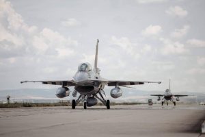 Read more about the article Trei aeronave F-16 din Norvegia au sosit la baza militară de la Câmpia Turzii