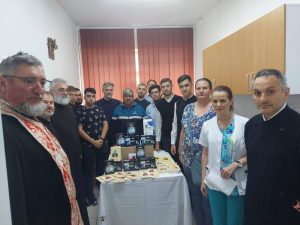 Read more about the article BISERICA A DĂRUIT APARATURĂ TEHNICĂ MEDICALĂ SPITALULUI JUDEȚEAN DE URGENȚĂ DIN TÂRGOVIȘTE