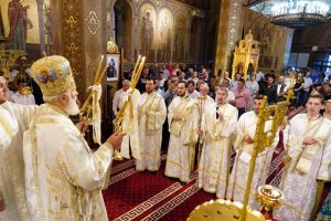 Read more about the article SLUJIRE ARHIEREASCĂ LA CATEDRALA DIN TÂRGOVIȘTE -Credința este comoara cea mai de preț a vieților noastre