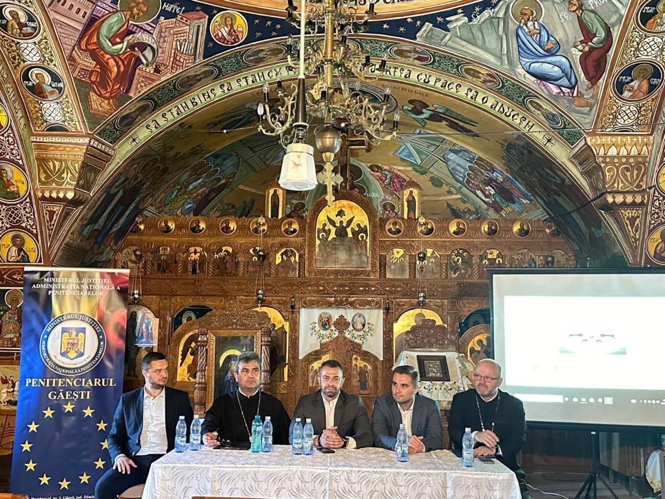 You are currently viewing LA MÂNĂSTIREA VIFORÂTA A AVUT LOC CONFERINȚA INTITULATĂ ”ROLUL COMUNITĂȚII ÎN PREVENIREA ȘI COMBATEREA RECIDIVISMULUI”