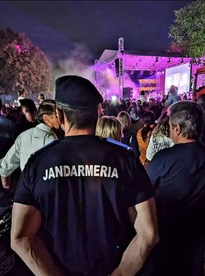 Read more about the article Măsuri de ordine publică asigurate de jandarmi la concertele ocazionate de „Zilele Județului Dâmbovița”