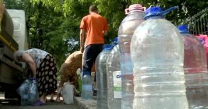 Read more about the article Probleme serioase cu apa și la Glodeni. Primarul, Gheorghe Chiran, cere sprijinul instituțiilor dâmbovițene și cisterne cu apă pentru populație