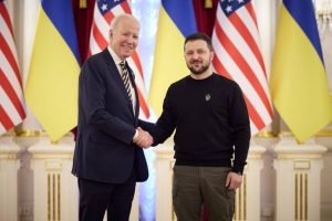 Read more about the article Acord de securitate pe 10 ani între SUA şi Ucraina