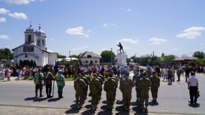 Read more about the article Ieri a fost dezvelit Monumentul dedicat eroilor comunei Poiana din Primul și al Doilea Război Mondial