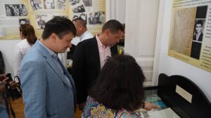 Read more about the article Astăzi a avut loc vernisajul expoziției “Gheorghe TOMOZEI – UN POET SUAV ANAPODA”