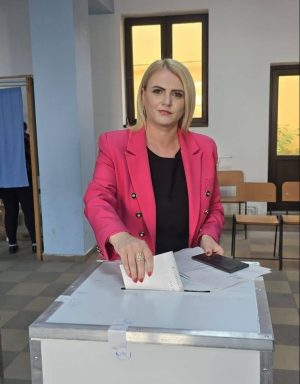 Read more about the article Claudia Gilia, prefect: Împreună, am reușit să organizăm alegeri democratice, libere și corecte, un moment important pentru democrația din județul Dâmbovița.