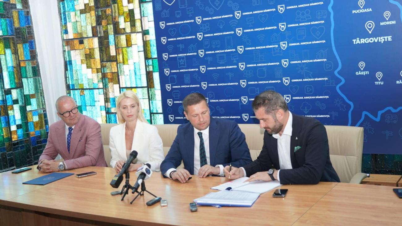 You are currently viewing Corneliu Ștefan a semnat, astăzi, contractul de proiectare și execuție pentru modernizarea integrală a clădirii în care funcționează CJD și Prefectura Dâmbovița