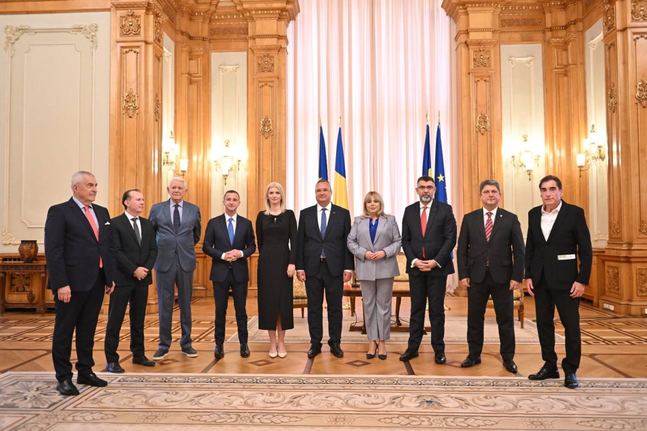 You are currently viewing Titus Corlățean, alături de președinți ai Senatului postdecembriști, în zi festivă
