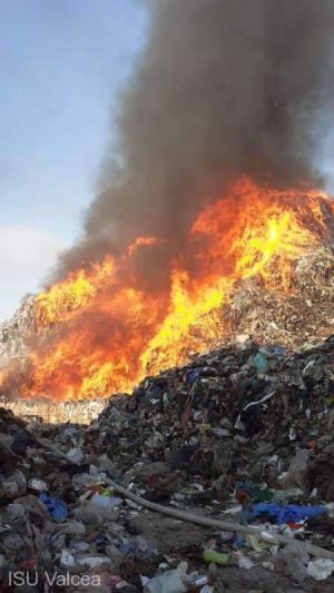 Read more about the article Incendiu la Oltchim, Vâlcea