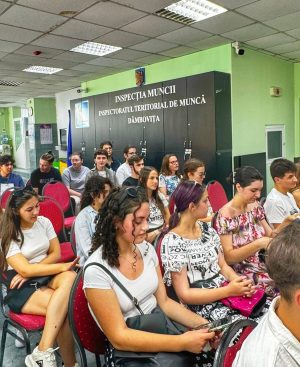 Read more about the article Ziua porților deschise, la 25 de ani de ITM Dâmbovița