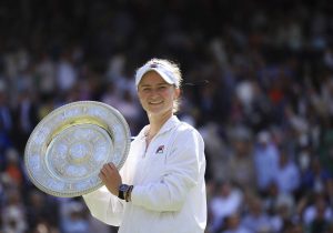 Read more about the article Barbora Krejcikova a câștigat trofeul la Wimbledon 2024