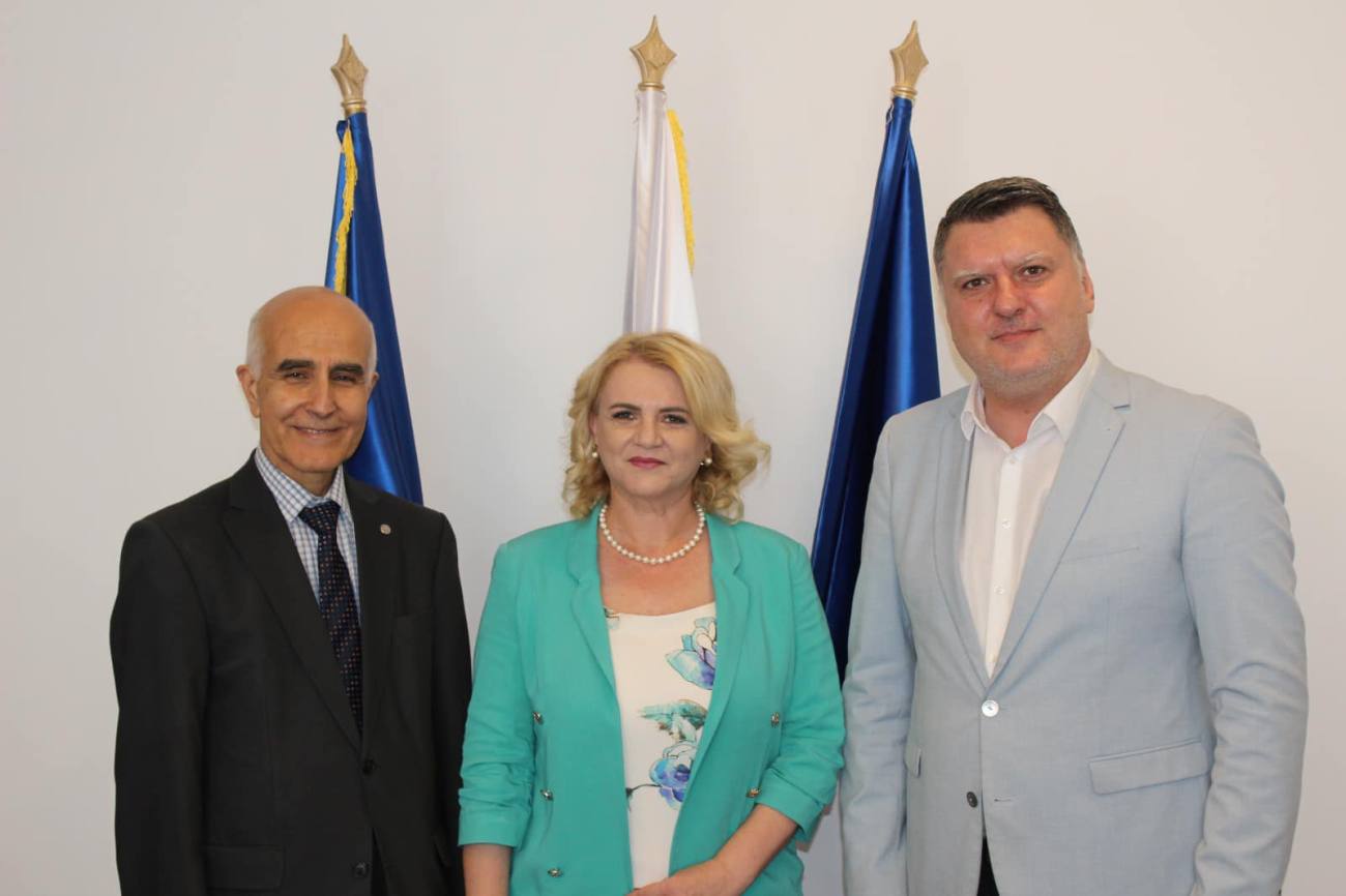 You are currently viewing Directorul Regional al Biroului Agenției Universitare a Francofoniei pentru Europa Centrală şi de Est, în vizită la UVT