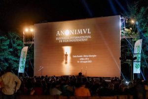 Read more about the article A început cea de-a XXI-a ediţie a Festivalului Internațional de Film Independent Anonimul