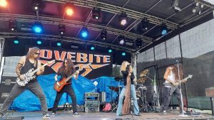 Read more about the article Momente muzicale speciale, pe scena festivalului Peștera-Padina!