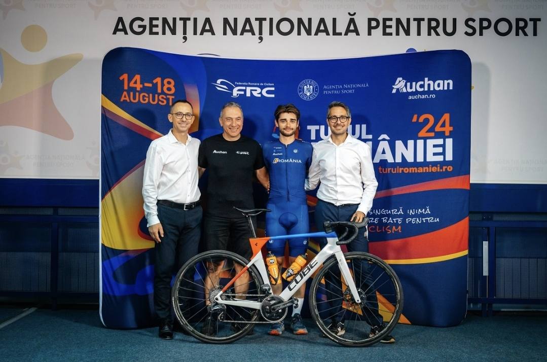 You are currently viewing 26 de echipe din 14 țări participă anul acesta în Turul României. Competiția pornește peste o săptămână din Deva și parcurge 800 de km până la finiș, în București