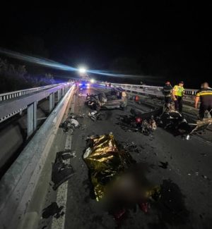 Read more about the article Cinci morți în urma unui accident produs în județul Hunedoara