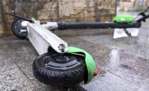 Read more about the article Bărbat cu alcoolemie ridicată, a ajuns la spital după ce a căzut cu trotineta electrică, în Târgoviște