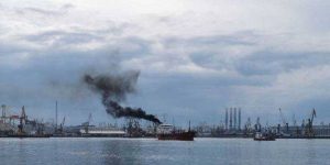 Read more about the article Anchete la Constanţa după moartea a patru persoane în incendiul izbucnit în Șantierul Naval Midia