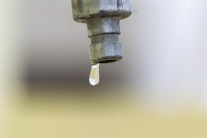 Read more about the article Primar Aninoasa: La Compania de apă e beznă, la propriu și la figurat, nimeni nu explică, nimeni nu își asumă, iar noi suferim