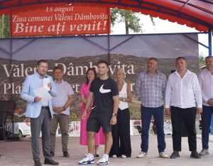 Read more about the article Singurul licean dâmbovițean care a obținut media 10, anul acesta, la BAC, a fost premiat de președintele CJD