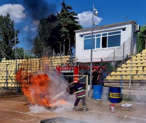 Read more about the article Pompierii SVSU Aninoasa au reprezentat exemplar Dâmbovița la etapa națională a concursurilor profesionale ale serviciilor voluntare și private pentru situații de urgență