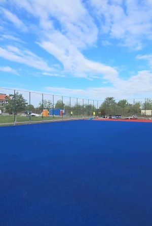 Read more about the article Terenul de sport multifuncțional din Cartierul Sagricom, aproape de finalizare