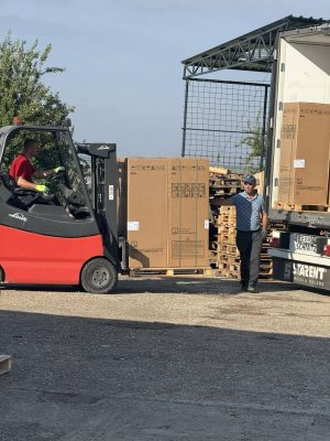 Read more about the article Al doilea transport cu ajutoare, strânse de locuitorii din Moreni, a ajuns Galați