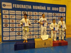 Read more about the article Dâmbovițeanul Albert-Fabian Pechea, pe podium la Campionatul Național de Judo U12