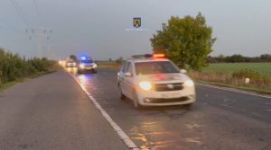 Read more about the article VIDEO: ACȚIUNE DE AMPLOARE A POLIȚIȘTILOR, ÎN SATUL BĂLTENI, JUDEȚUL DÂMBOVIȚA