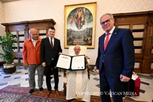 Read more about the article Moment cu însemnătate pentru România. Ionuț Vulpescu a fost primit, la Vatican, de Papa Francisc
