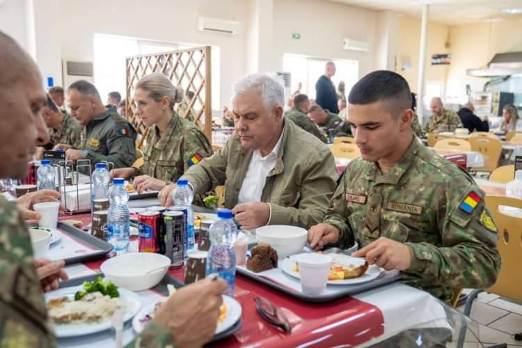 You are currently viewing Ministrul Apărării i-a vizitat pe militarii români din Bosnia