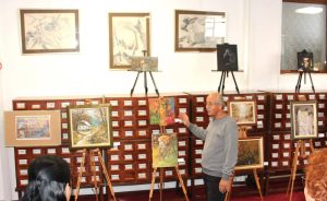 Read more about the article La Biblioteca Județeană Dâmbovița are loc expoziția de pictură ”Toamna în culori”, pictor Ioan Morar