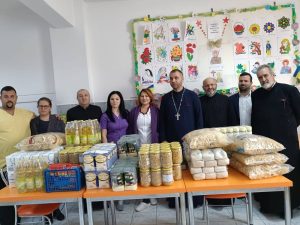 Read more about the article BISERICA A OFERIT SPRIJIN  CENTRULUI DE ASISTENȚĂ MEDICO-SOCIALĂ DIN BUCȘANI