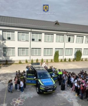 Read more about the article Ziua Mondială a Animalelor a fost sărbătorită prin activități educative, în școlile din Dâmbovița