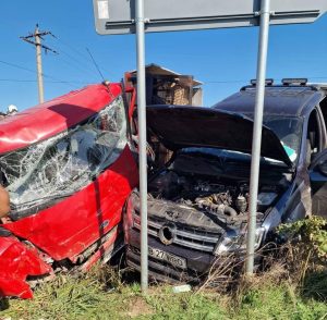 Read more about the article Teribil accident rutier produs în afara localității Dobra! Mai multe persoane au fost rănite!
