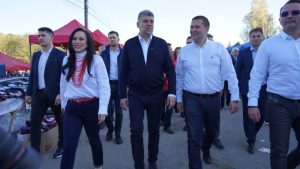 Read more about the article Marcel Ciolacu a fost prezent, ieri, la Târgul de Sfântul Dumitru, de la Fieni