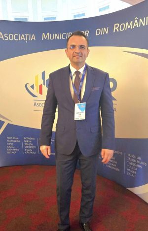 Read more about the article Primarul municipiului Târgoviște, prezent la ADUNAREA GENERALĂ A ASOCIAŢIEI MUNICIPIILOR și la SUMMITUL AUTORITĂȚILOR PUBLICE MUNICIPALE