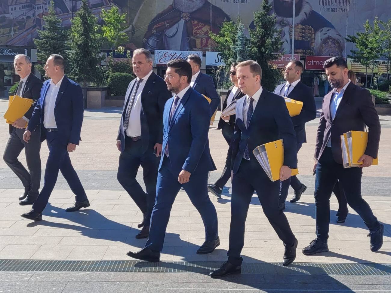 You are currently viewing Virgil Guran, la depunerea candidaturilor PNL Dâmbovița pentru alegerile parlamentare: suntem cei care putem să aducem acea prospețime necesară județului Dâmbovița