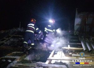 Read more about the article Casă mistuită de flăcări, noaptea trecută, la Gemenea. Pompierii reamintesc importanța curățării coșurilor de fum