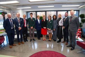 Read more about the article Custodele Coroanei Române a vizitat Cambridge School din București