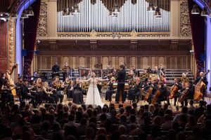 Read more about the article CAMERATA REGALĂ ȘI SOLISTA ALEXANDRA UŞURELU VOR SUSȚINE UN CONCERT EXTRAORDUNAR LA ATENEUL ROMÂN