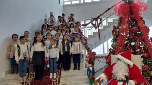 Read more about the article Centrul Județean de Cultură Dâmbovița a dat startul uneia dintre cele mai iubite tradiții – „Alaiul colindelor”