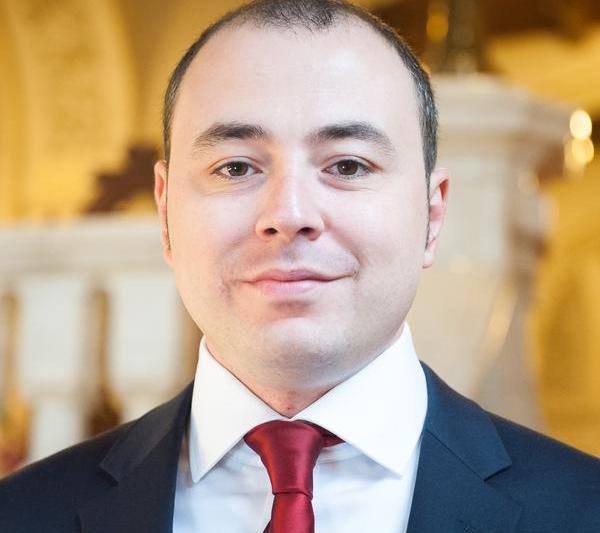 You are currently viewing Ambasadorul României în Statele Unite: nu există nicio susţinere oficială din partea americană pentru candidatul Georgescu